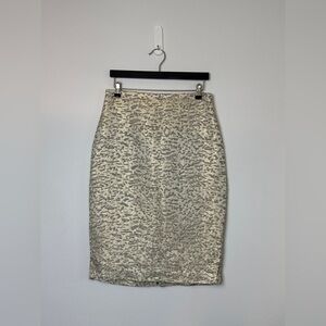 WORTHINGTON Vintage Metallic Pencil Skirt in tinsel white gold. Size 10